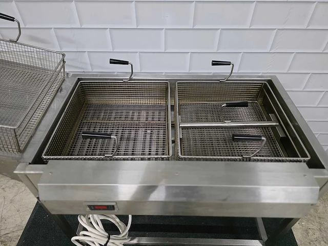 Beko - mobiele rvs oliebollen friteuse - afbeelding 3 van  7