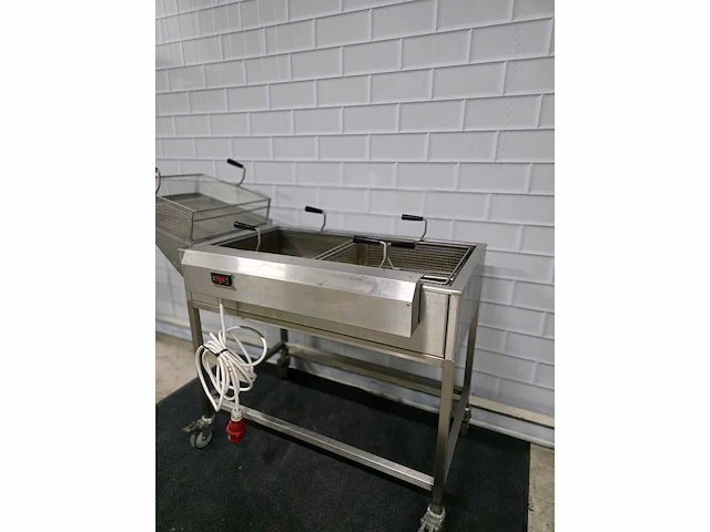 Beko - mobiele rvs oliebollen friteuse - afbeelding 6 van  7