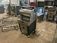 Beko gmh450 broodsnijmachine - afbeelding 1 van  4