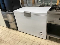 Beko hsa 32520 vrieskist - afbeelding 1 van  8