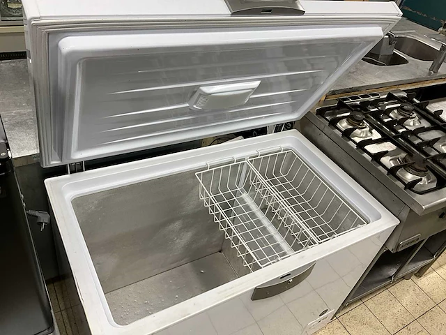 Beko hsa 32520 vrieskist - afbeelding 4 van  8