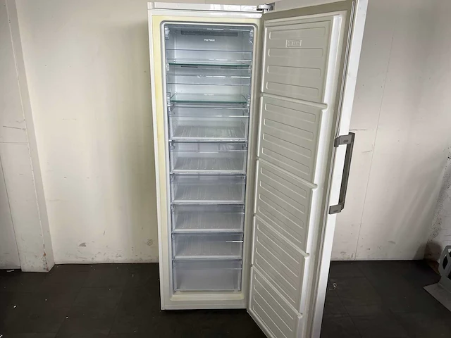 Beko rfne312e23w - vriezer - afbeelding 3 van  5