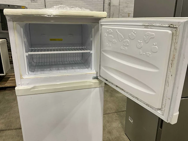 Beko rrn2260a koelvries combinatie - afbeelding 4 van  5
