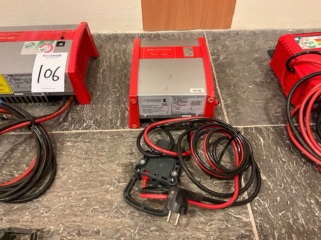 Belatron - 24v 30a - acculaders - 2018 - afbeelding 1 van  1