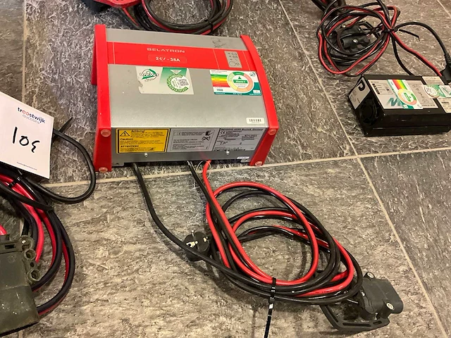 Belatron - 24v 35a - acculaders - 2018 - afbeelding 1 van  2