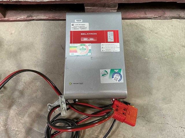 Belatron - 24v 35a - acculaders - 2022 - afbeelding 1 van  2