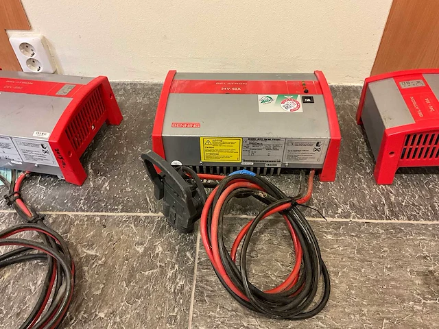 Belatron - 24v 50a - acculaders - 2013 - afbeelding 1 van  1