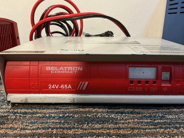Belatron - 24v 65a - acculaders - 2010 - afbeelding 1 van  3