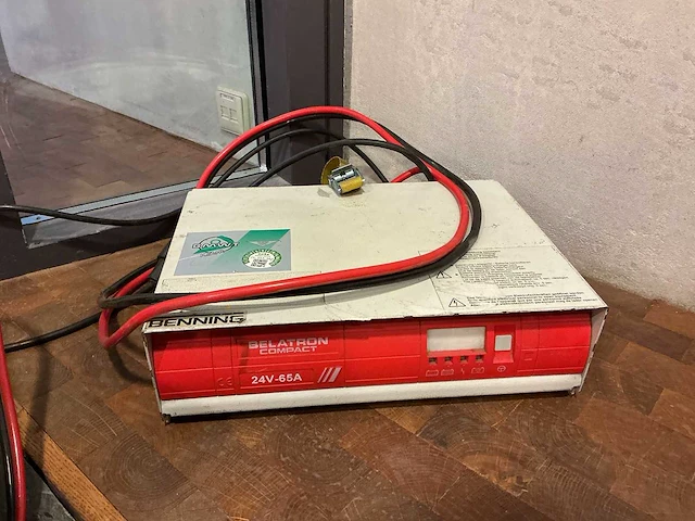 Belatron - 24v 65a - acculaders - 2010 - afbeelding 1 van  3