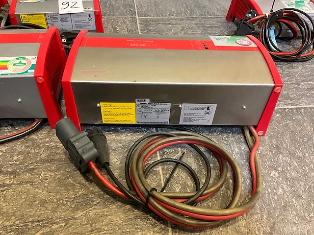 Belatron - 24v 65a - acculaders - 2012 - afbeelding 1 van  1