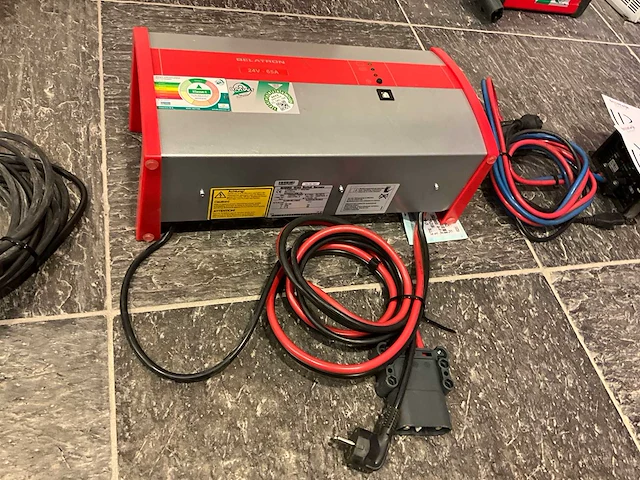 Belatron - 24v 65a - acculaders - 2019 - afbeelding 1 van  1