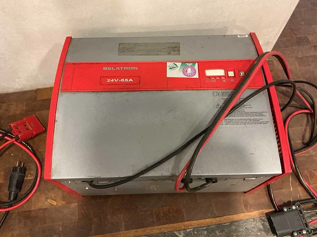 Belatron - 24v 65a - acculaders - afbeelding 1 van  2