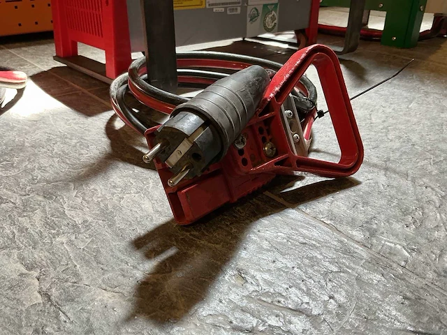 Belatron - 24v 70a - acculaders - 2016 - afbeelding 2 van  3