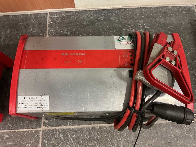 Belatron - 24v 70a - battery chargers - 2013 - afbeelding 1 van  2