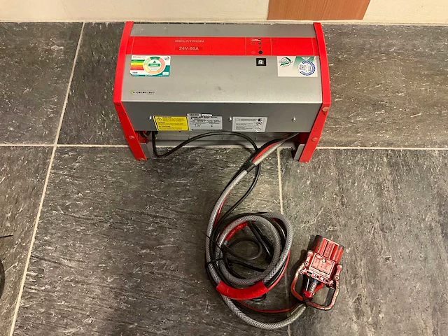 Belatron - 24v 80a - acculaders - 2018 - afbeelding 1 van  2