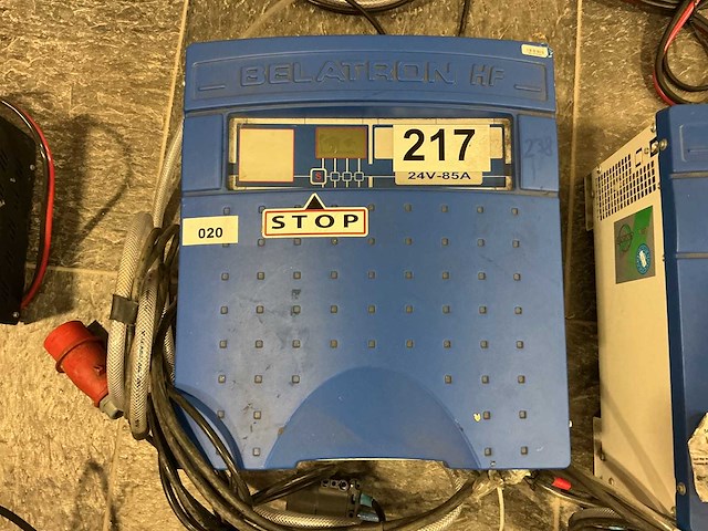 Belatron - 24v 85a - battery chargers - 2008 - afbeelding 1 van  2