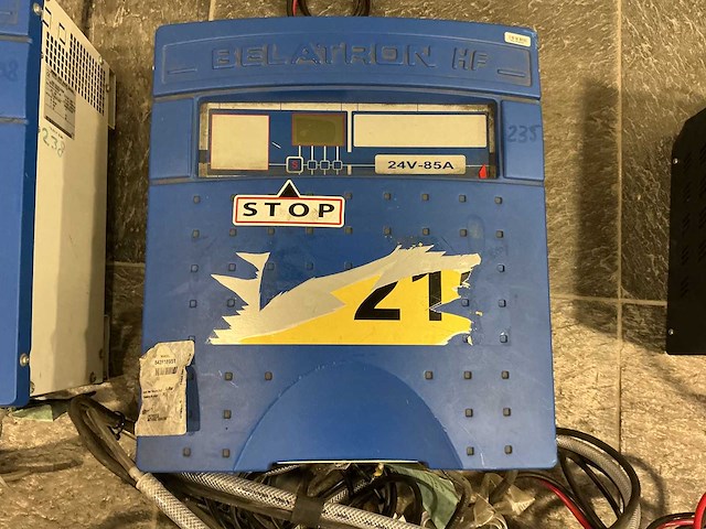 Belatron - 24v 85a - battery chargers - 2008 - afbeelding 1 van  2