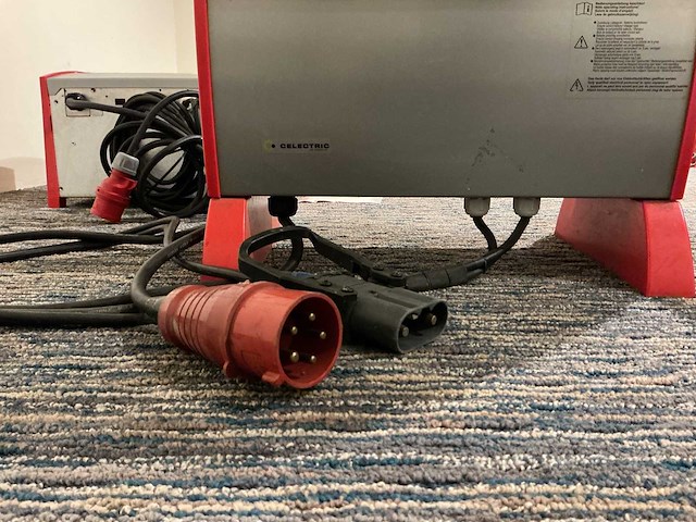 Belatron - 48v 85a - acculaders - 2016 - afbeelding 2 van  3