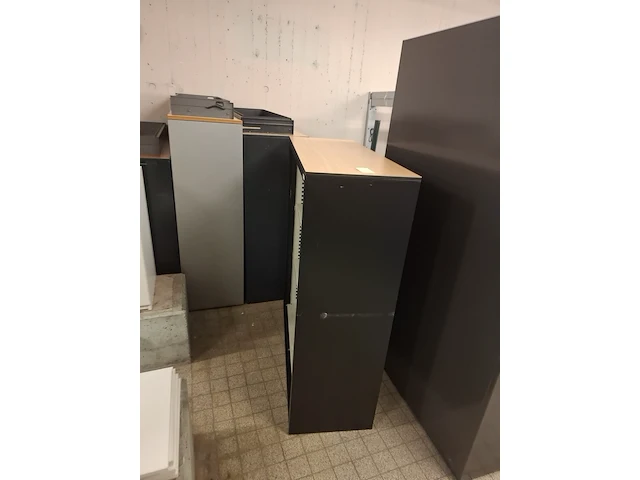 Belcel, jaloeziekasten en bureaustoelen - afbeelding 4 van  24