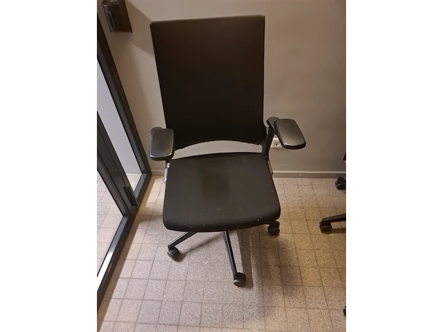 Belcel, jaloeziekasten en bureaustoelen - afbeelding 11 van  24