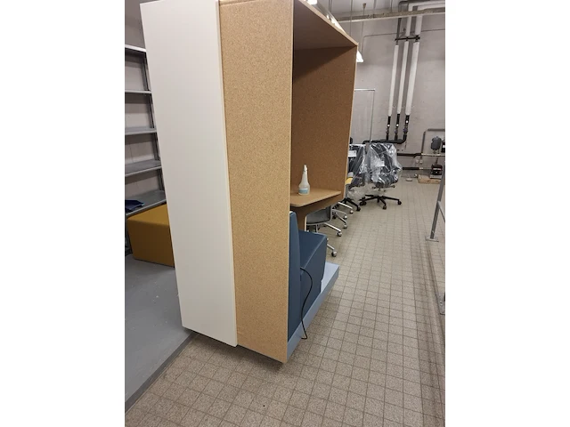 Belcel, jaloeziekasten en bureaustoelen - afbeelding 20 van  24
