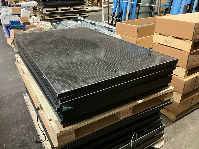 Belinus partij diverse gedemonteerde zonnepanelen - afbeelding 4 van  7