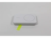 Belkin 5000 mah magnetische draadloze powerbank met magsafe met pass-thru opladen - afbeelding 3 van  4