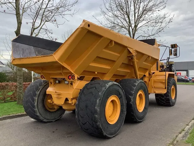 Bell b40c 6x6 dumper - afbeelding 18 van  23