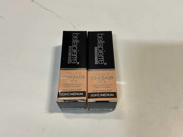 Bellapierre cosmetics mineral concealer stick light/medium en dark/deep (5x) - afbeelding 4 van  4