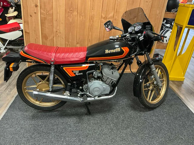 Benelli 125 sport motorfiets - afbeelding 1 van  13