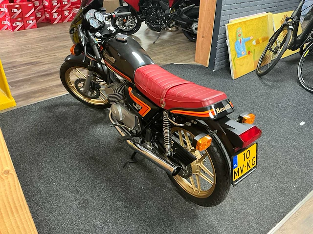 Benelli 125 sport motorfiets - afbeelding 7 van  13