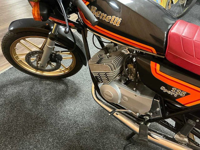 Benelli 125 sport motorfiets - afbeelding 9 van  13