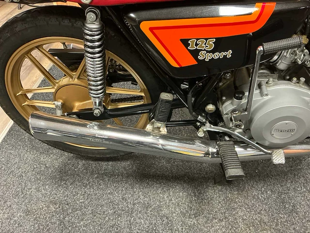 Benelli 125 sport motorfiets - afbeelding 10 van  13