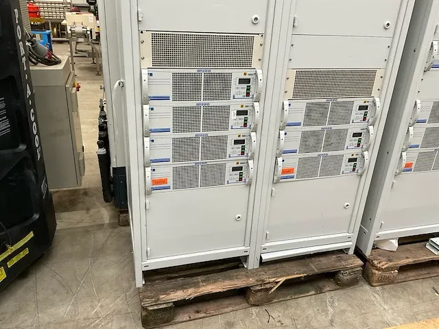 Benning 48 volt, 1000 ampère powersupply - afbeelding 2 van  12