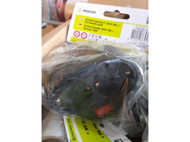 Benson - stopcontact duo ra + schakelaar - 10 x - afbeelding 2 van  3