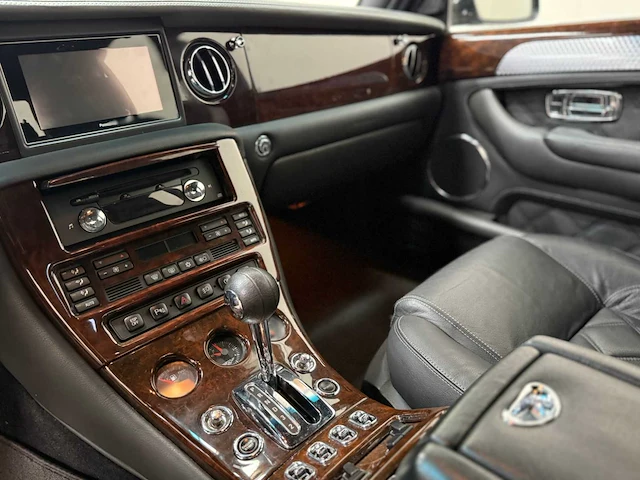 Bentley - arnage - v8- youngtimer - 2002 - afbeelding 11 van  47