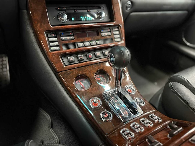 Bentley - arnage - v8- youngtimer - 2002 - afbeelding 15 van  47
