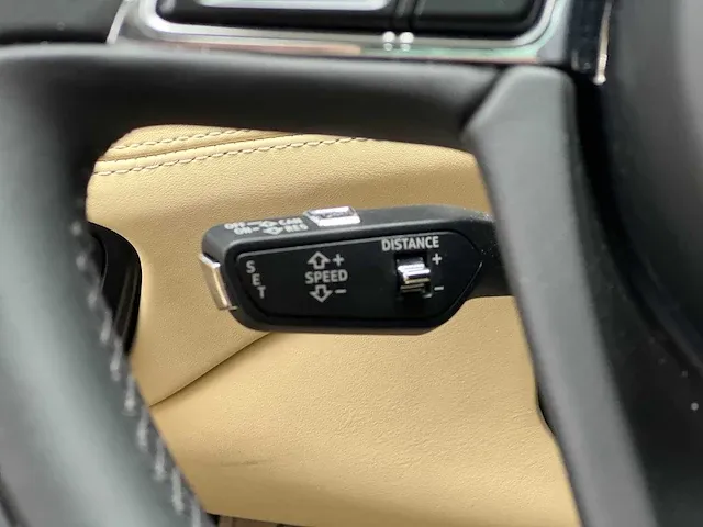 Bentley bentayga 4.0 v8 549pk 2019, p-417-rr - afbeelding 30 van  72