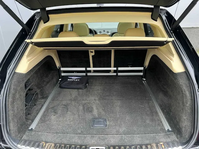 Bentley bentayga 4.0 v8 549pk 2019, p-417-rr - afbeelding 52 van  72