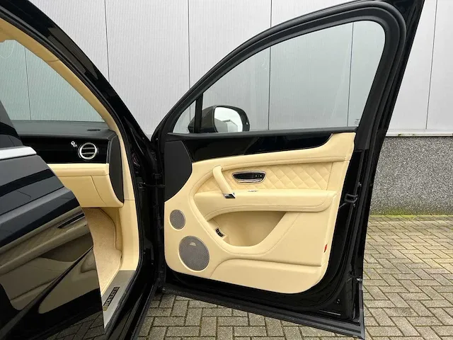 Bentley bentayga 4.0 v8 549pk 2019, p-417-rr - afbeelding 55 van  72