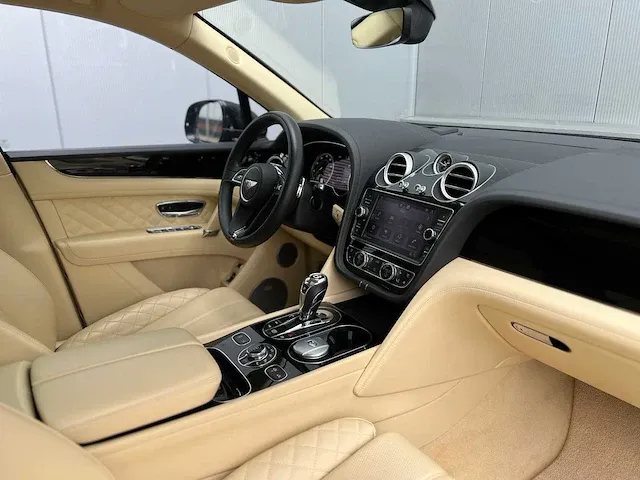 Bentley bentayga 4.0 v8 549pk 2019, p-417-rr - afbeelding 57 van  72