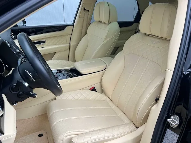 Bentley bentayga 4.0 v8 549pk 2019, p-417-rr - afbeelding 59 van  72