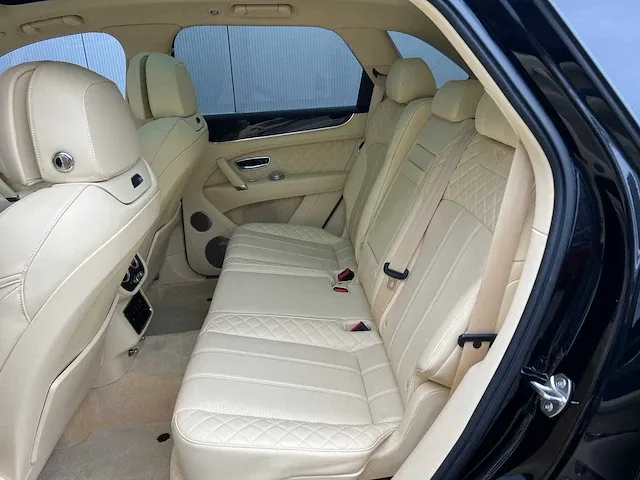 Bentley bentayga 4.0 v8 549pk 2019, p-417-rr - afbeelding 62 van  72