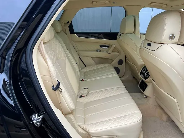 Bentley bentayga 4.0 v8 549pk 2019, p-417-rr - afbeelding 66 van  72