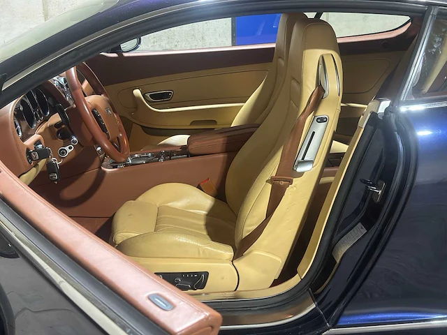 Bentley continental gt 6.0 w12 560pk 2004, nl-kenteken youngtimer - afbeelding 17 van  45