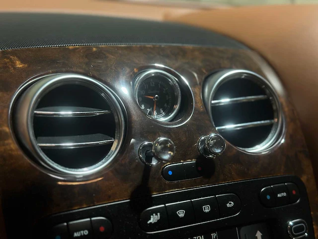 Bentley continental gt 6.0 w12 560pk 2004, nl-kenteken youngtimer - afbeelding 29 van  45