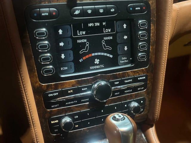 Bentley continental gt 6.0 w12 560pk 2004, nl-kenteken youngtimer - afbeelding 30 van  45