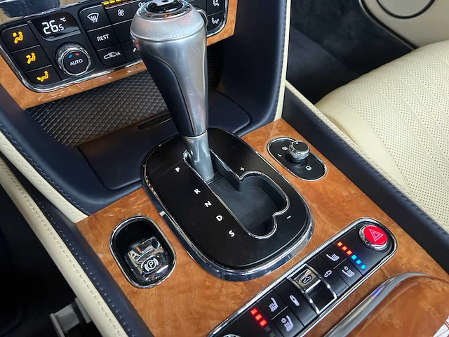 Bentley continental gtc 4.0 v8 507pk 2017 (origineel-nl), nz-021-d - afbeelding 32 van  63