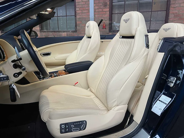 Bentley continental gtc 4.0 v8 507pk 2017 (origineel-nl), nz-021-d - afbeelding 52 van  63