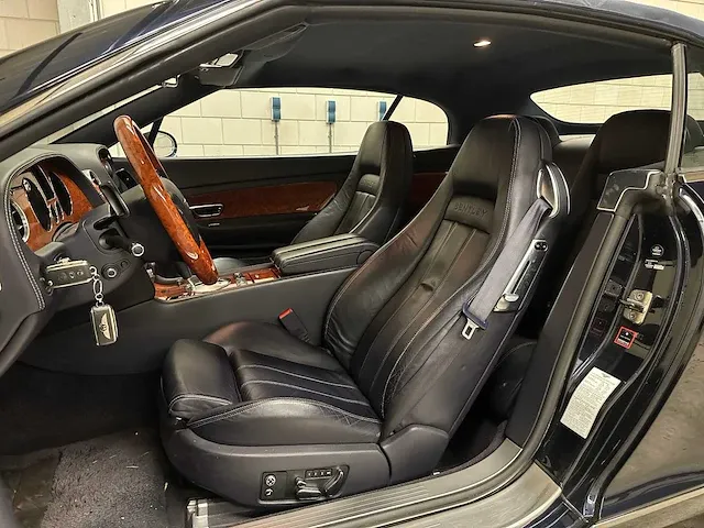Bentley continental gtc 6.0 w12 560pk 2006 (origineel-nl), 53-tn-hz - afbeelding 40 van  67